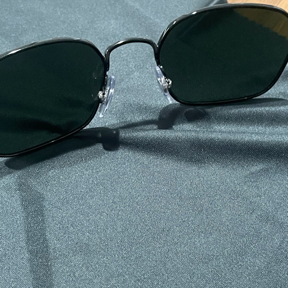 Ray-Ban Black Sunglasses with Case - Picture 8 of 10